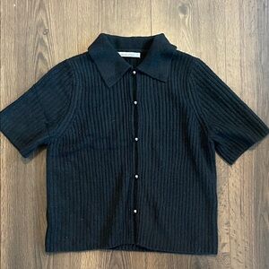 Abercrombie and Fitch - Black Ribbed Short Sleeve Button Front Top